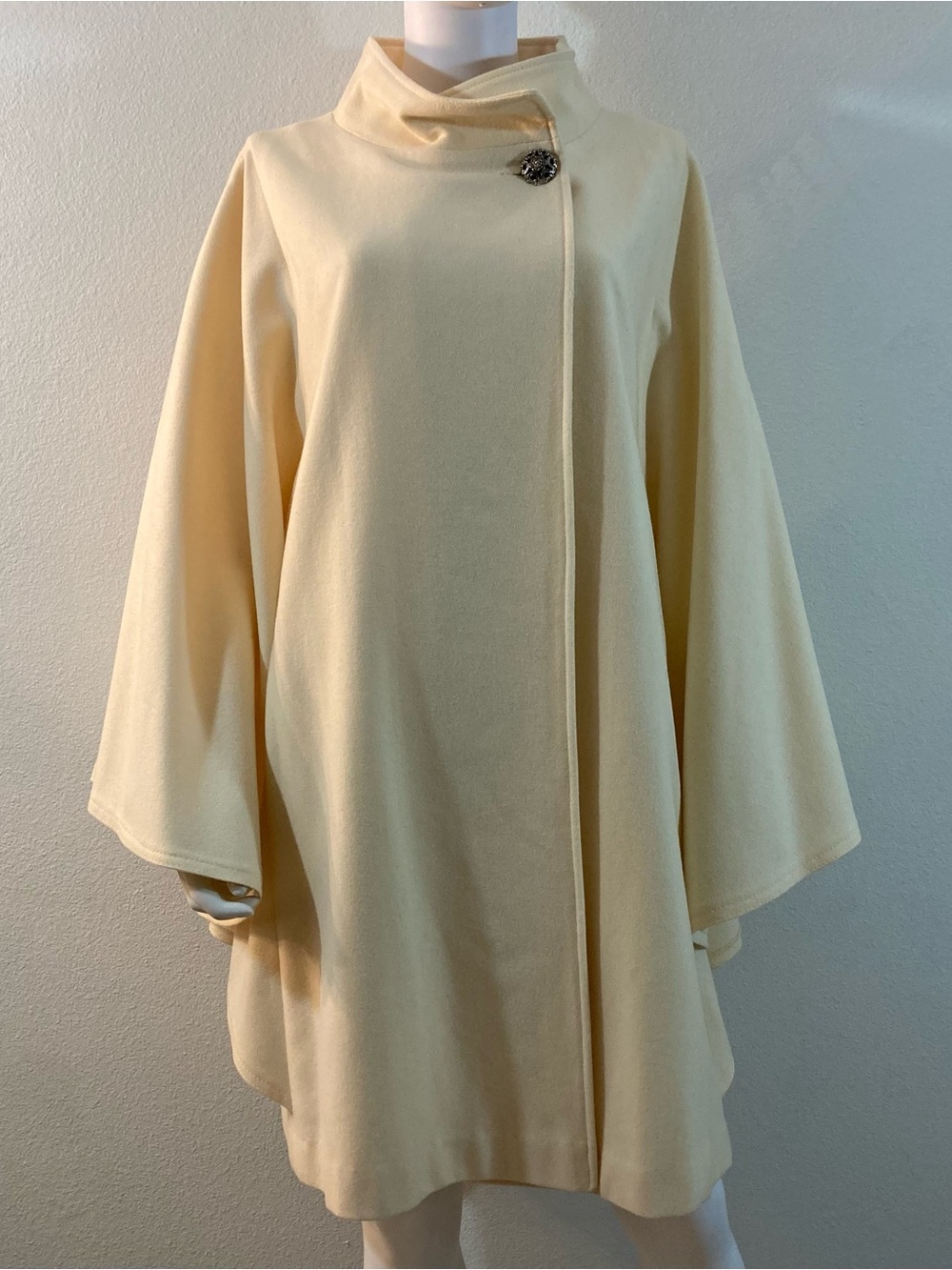 Vintage 1980’s Wool Cape J. Hillary